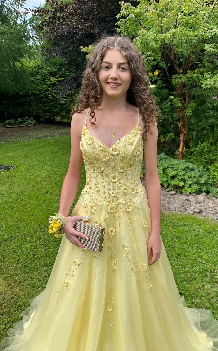 Yellow debs dress - Image 2