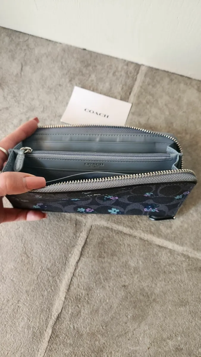 Coach purse - Image 3