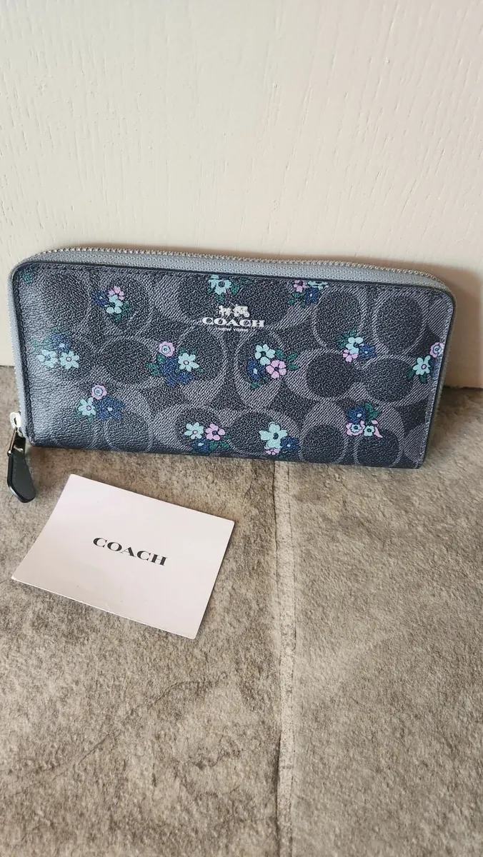 Coach purse - Image 4