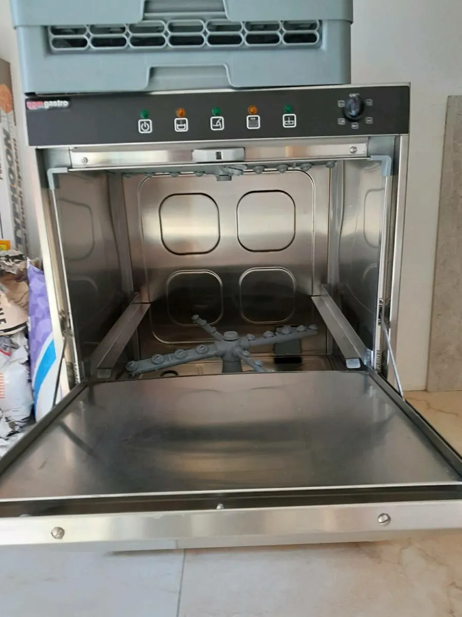 Comerical dishwasher - Image 1