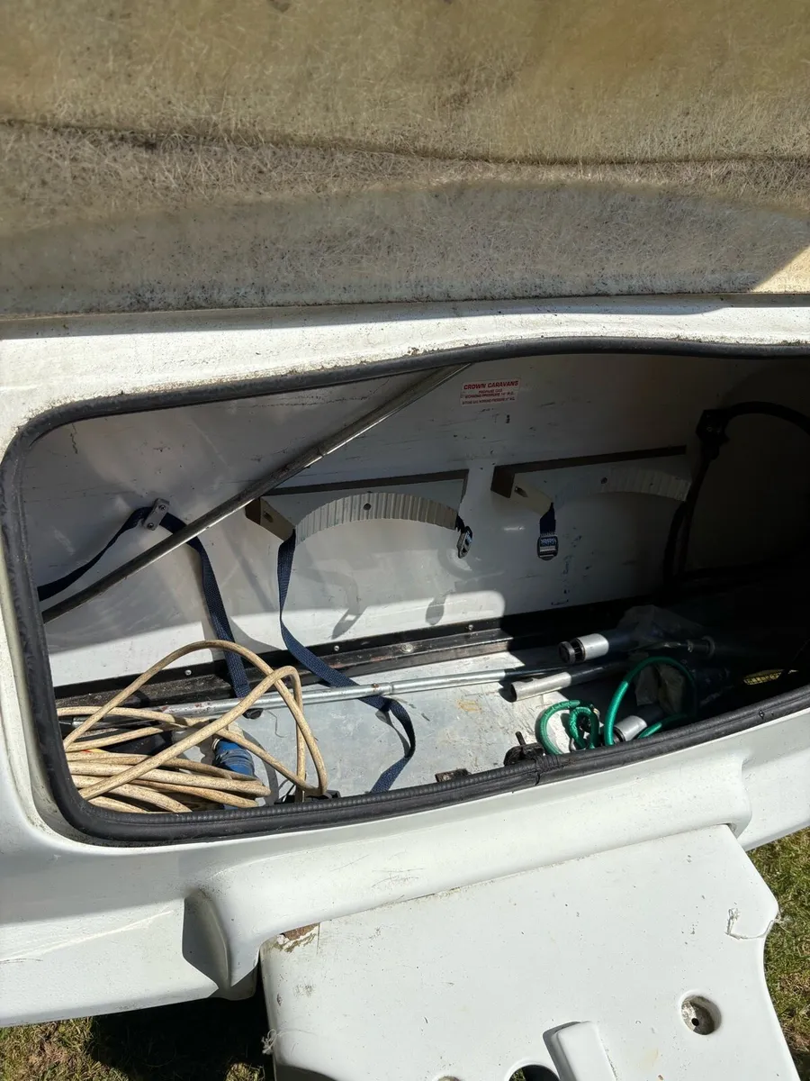 14 foot Crown - Image 4