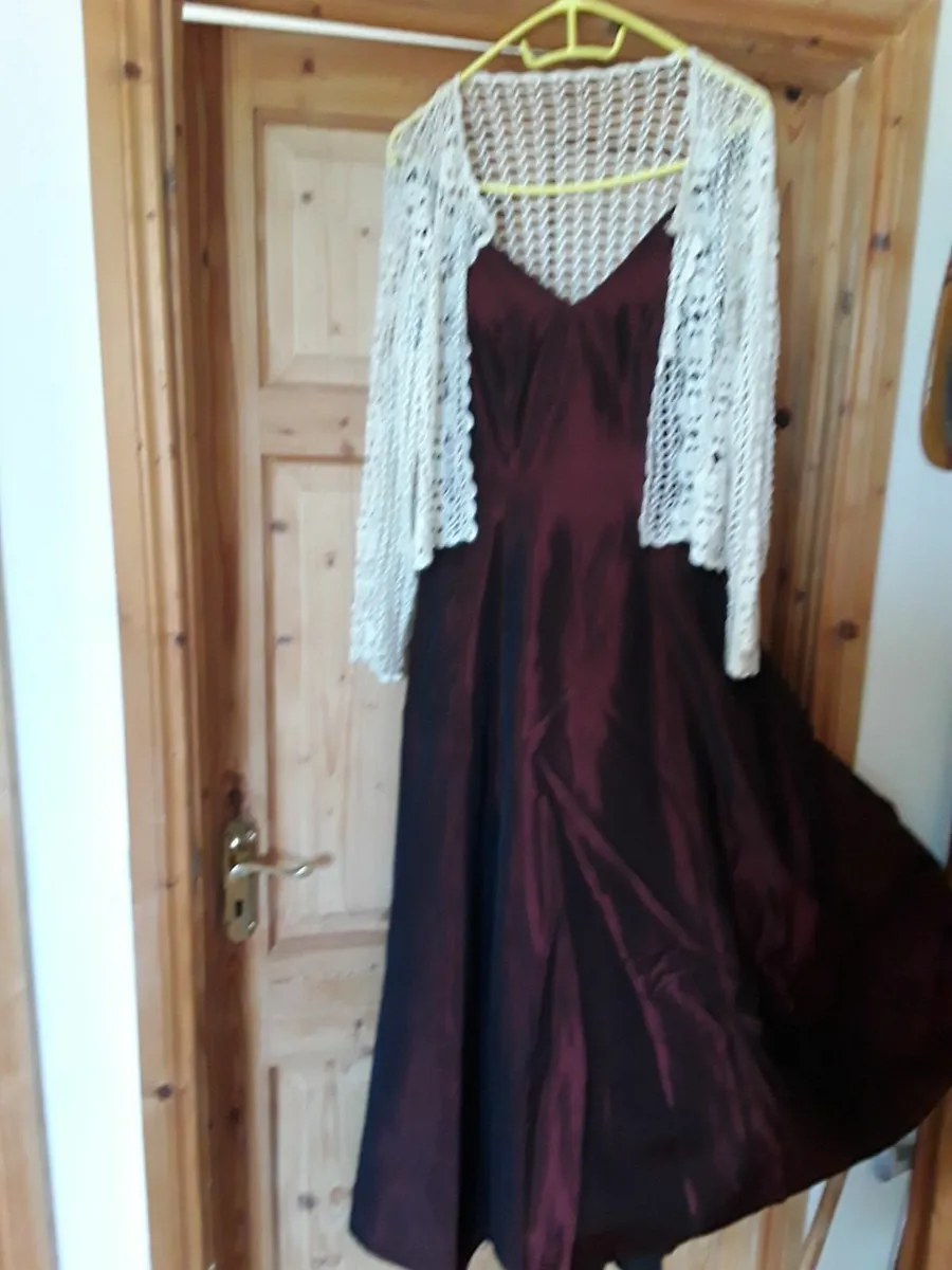 Beautiful Dorothy Perkins long dress size 10 - Image 1