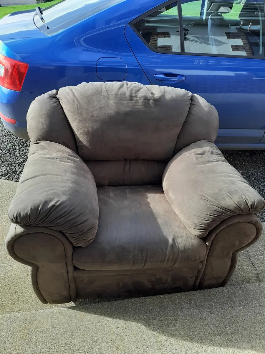 Armchair - Image 1