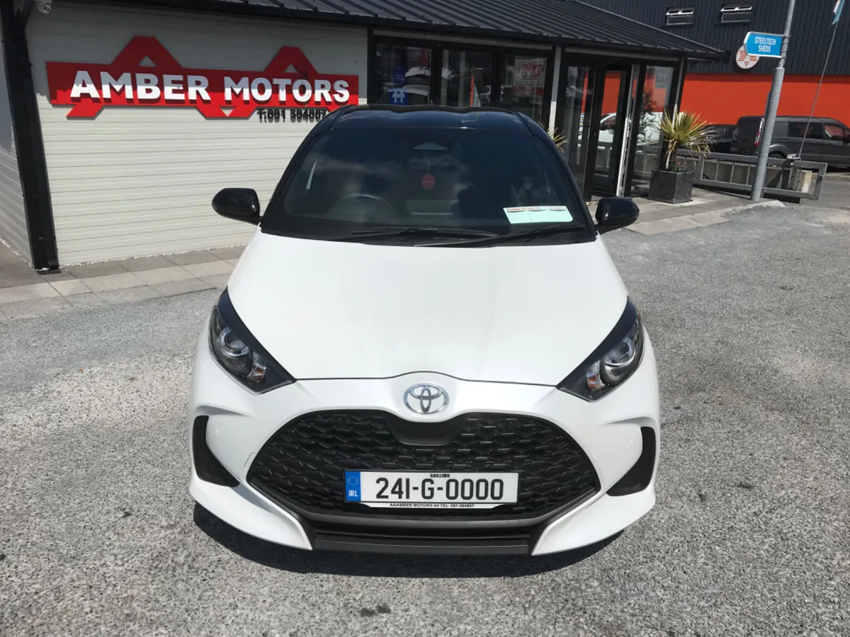 241  TOYOTA YARIS X  PETROL  AUTO - Image 3