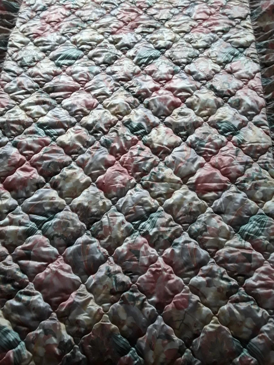 Lovely vintage bedspread early 80s - Image 3