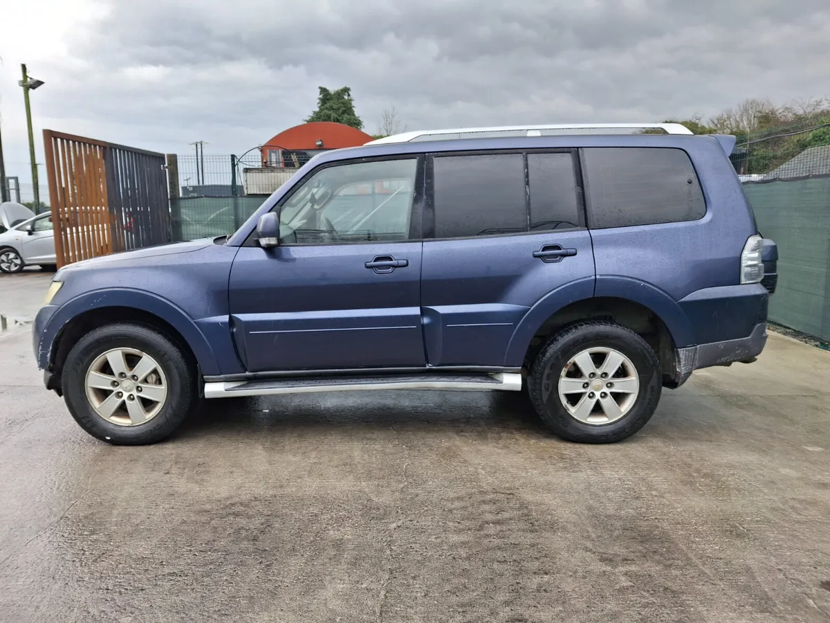2007 Mitsubishi Pajero  3.2 Diesel Commercial - Image 4