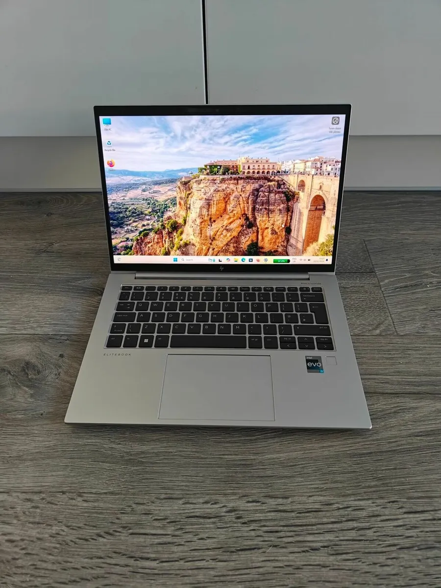 HP Elitebook 840 G9 | i5 (12th gen) | 16GB | 256GB - Image 1