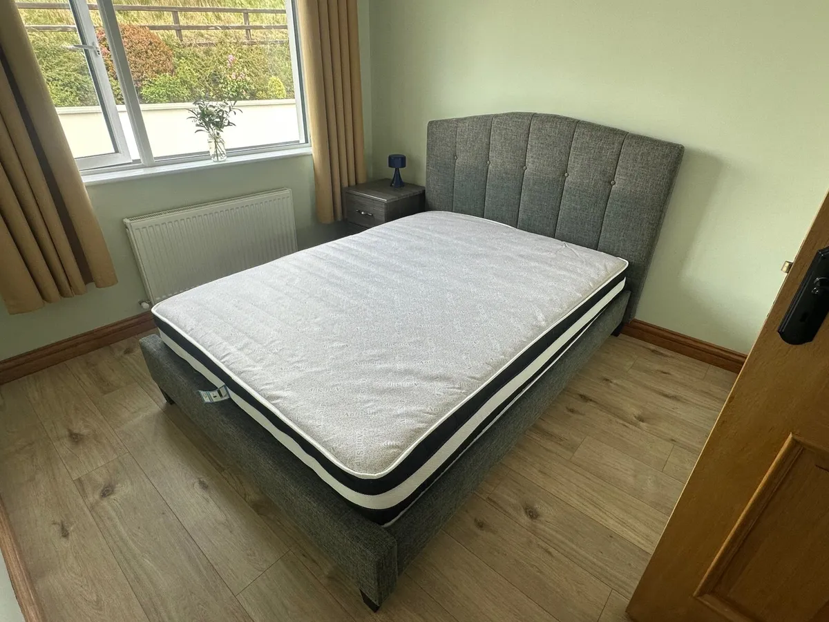 4”6’ double bed - Image 1
