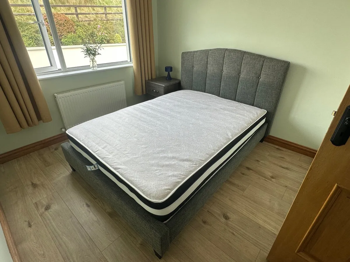 4”6’ double bed - Image 4