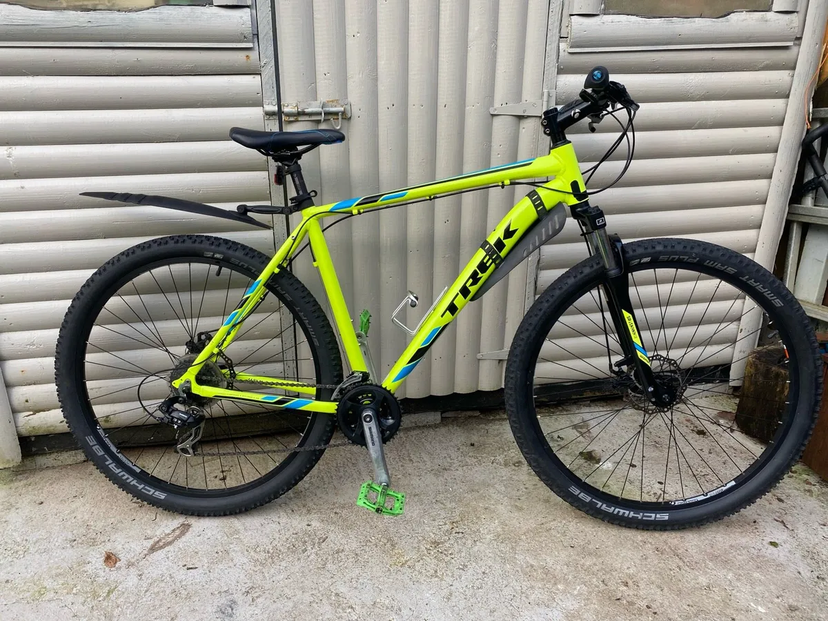 Like new Trek Marlin5 Disc breaks XL 29er - Image 1