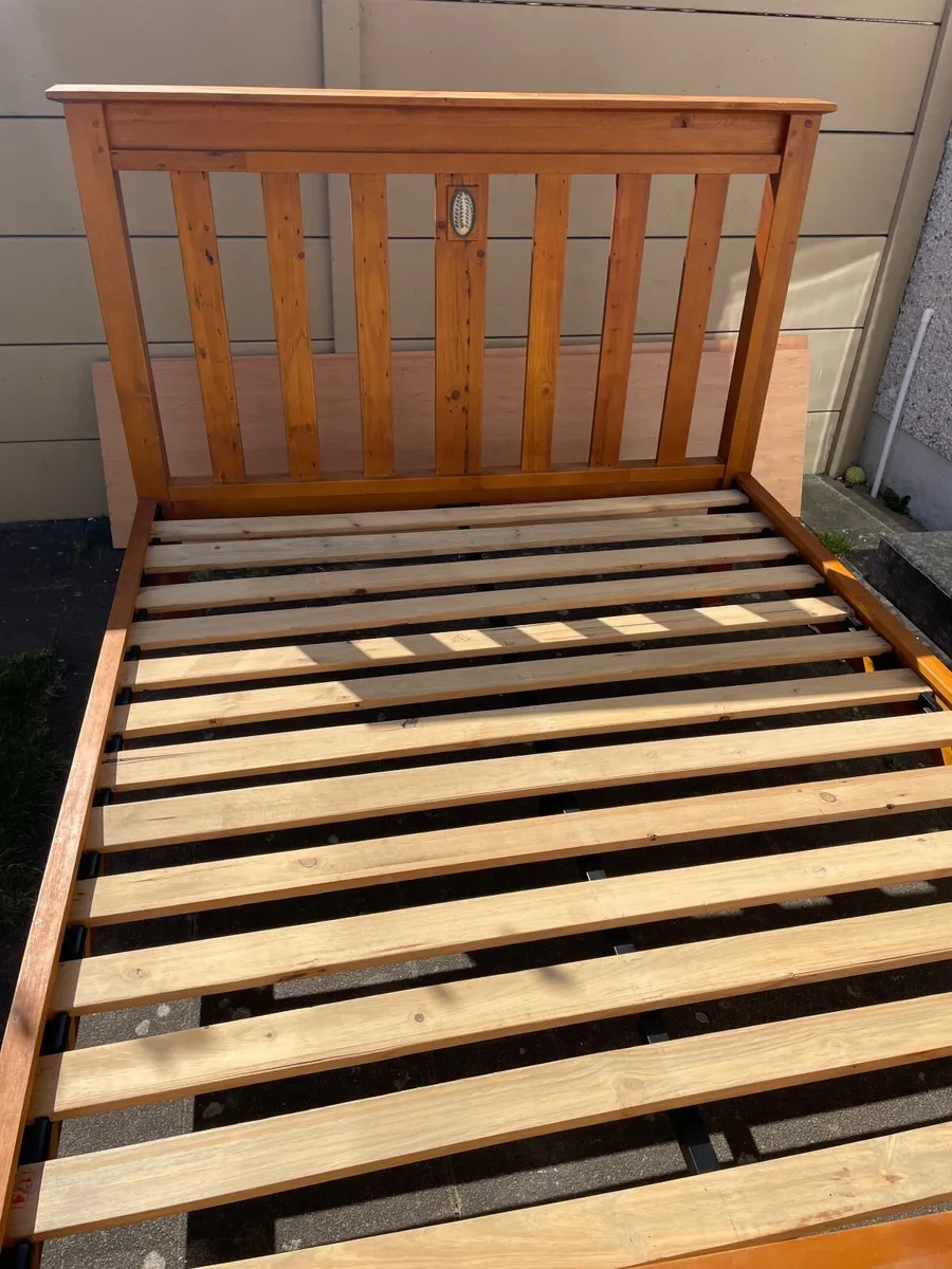 King size bed - Image 3