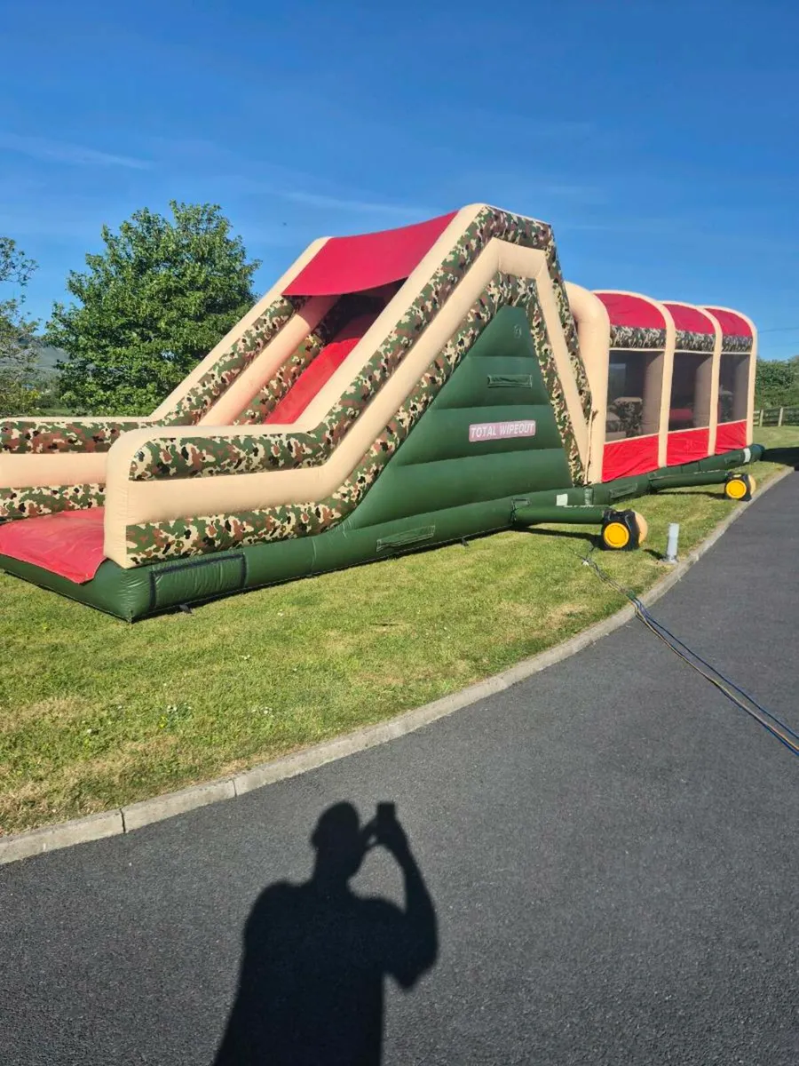 Bouncy castles - Image 4