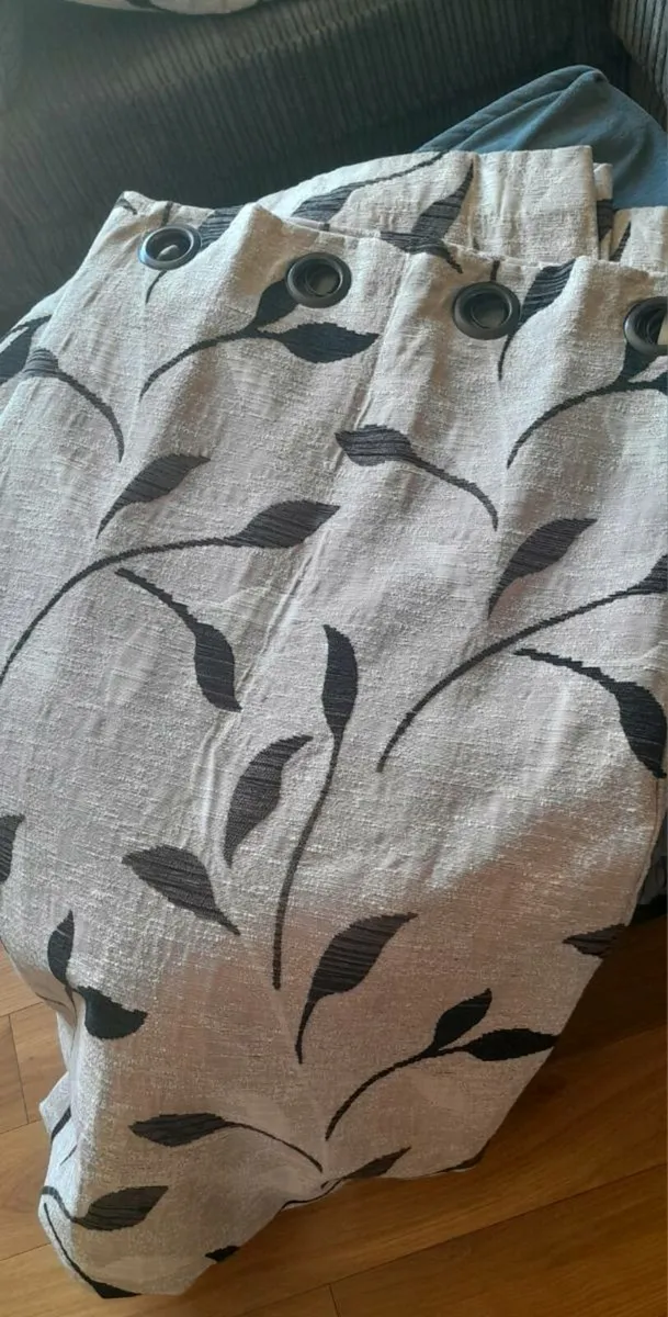 Curtains - Image 1