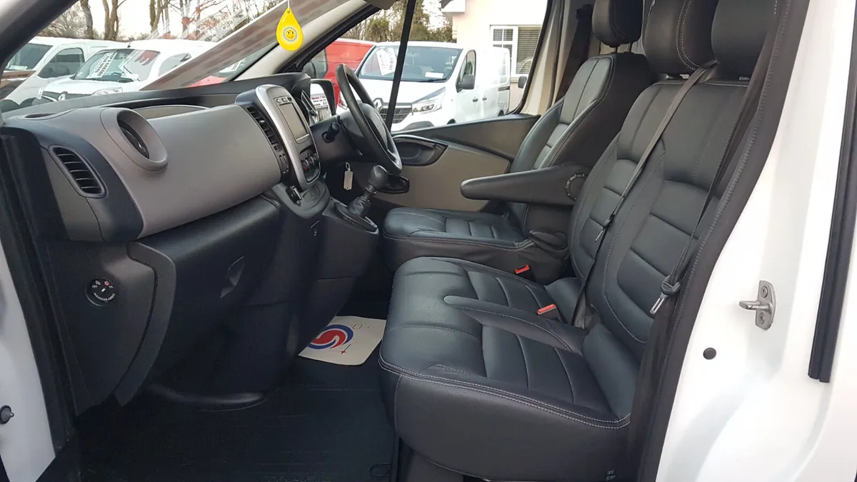 Renault Trafic 192D LOW KM AS NEW VAT INVOICE - Image 4