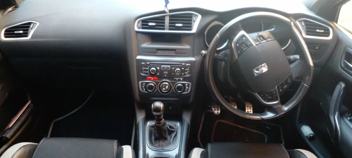 Car - Image 2