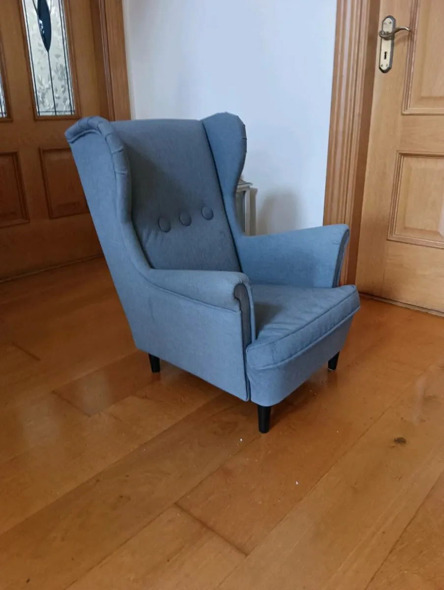 Beautiful like new kids armchair - Image 2