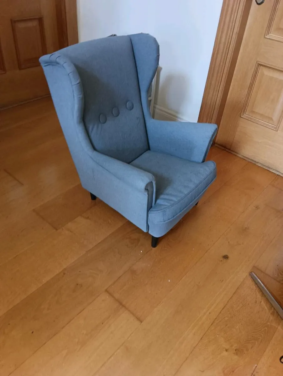 Beautiful like new kids armchair - Image 3