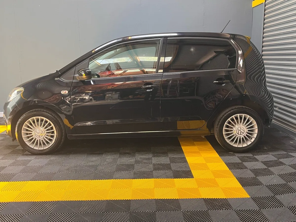 VOLKSWAGEN UP AUTOMATIC - Image 2
