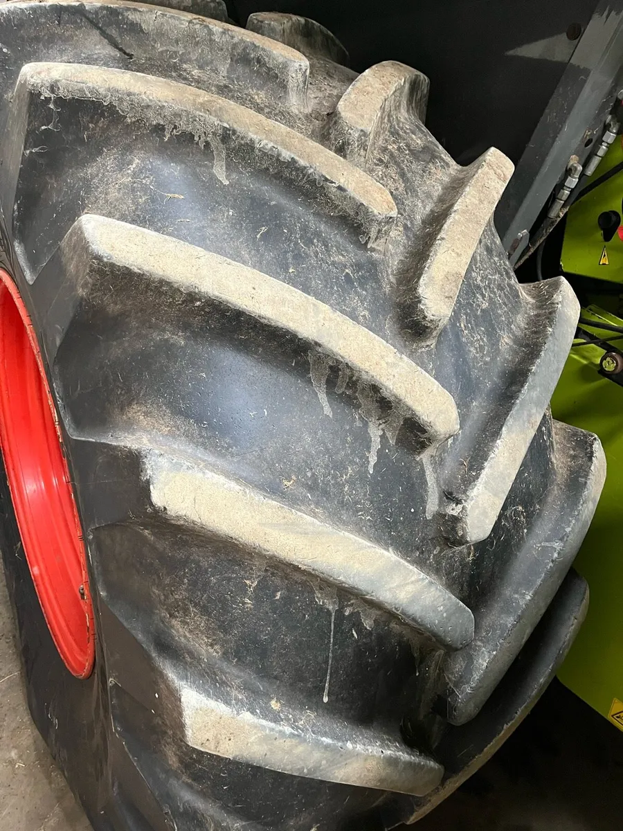 800/65r32 - Image 3