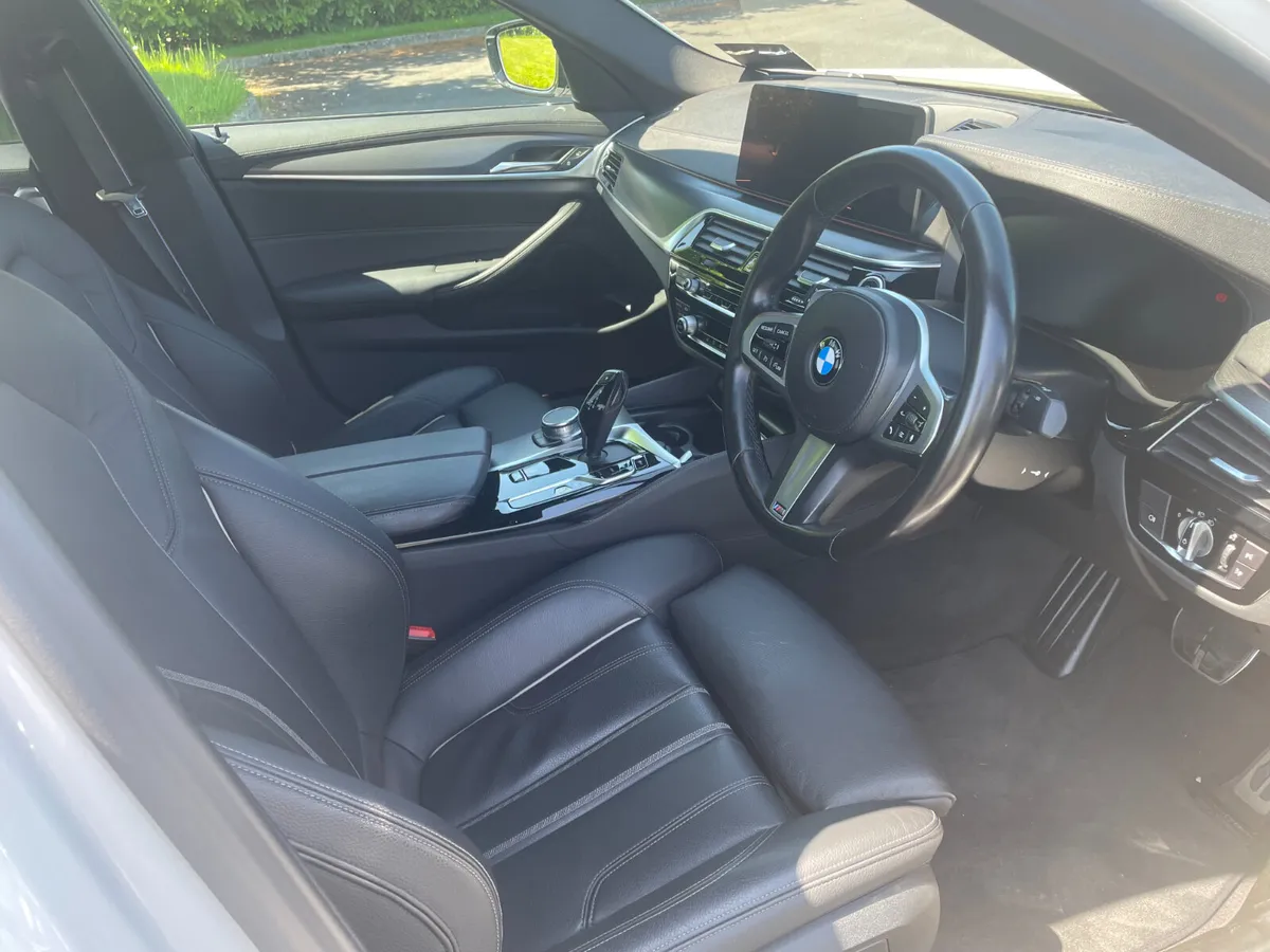 BMW 5-Series 2021 - Image 4