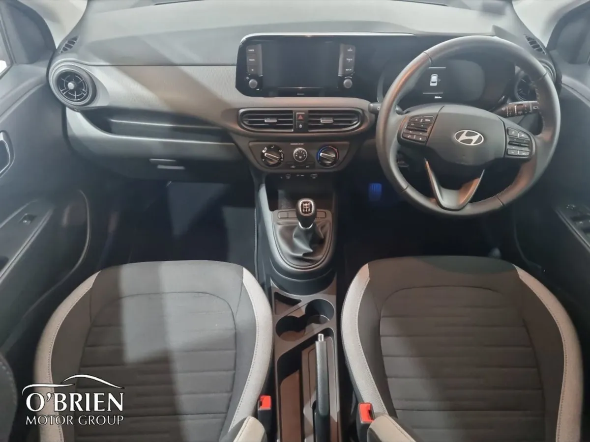Hyundai i10 Deluxe Plus - Image 2