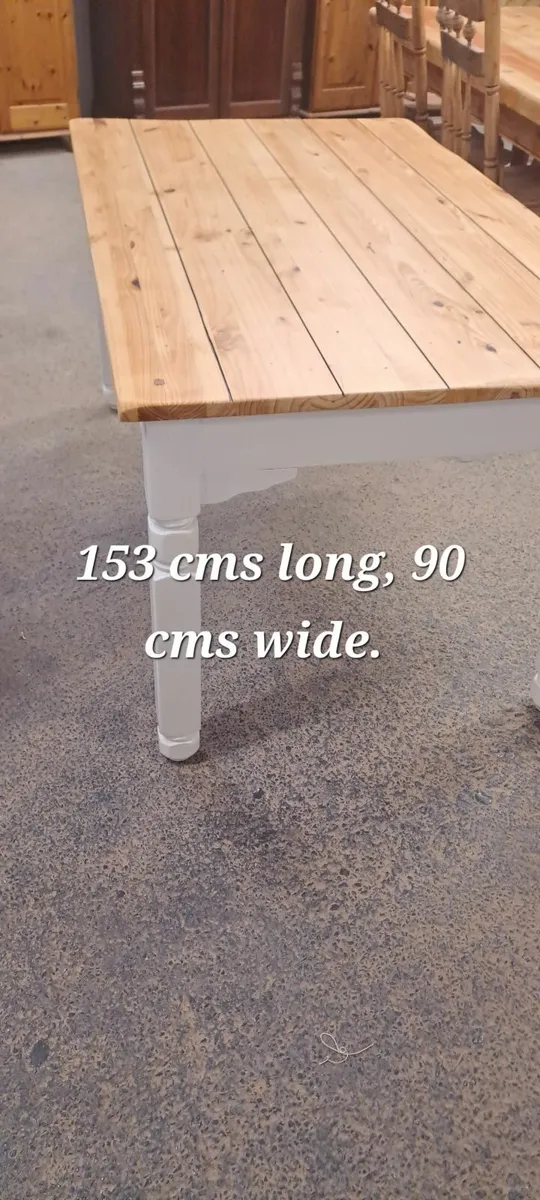Rustic style pine table, 6 chairs, f and b white - Image 4