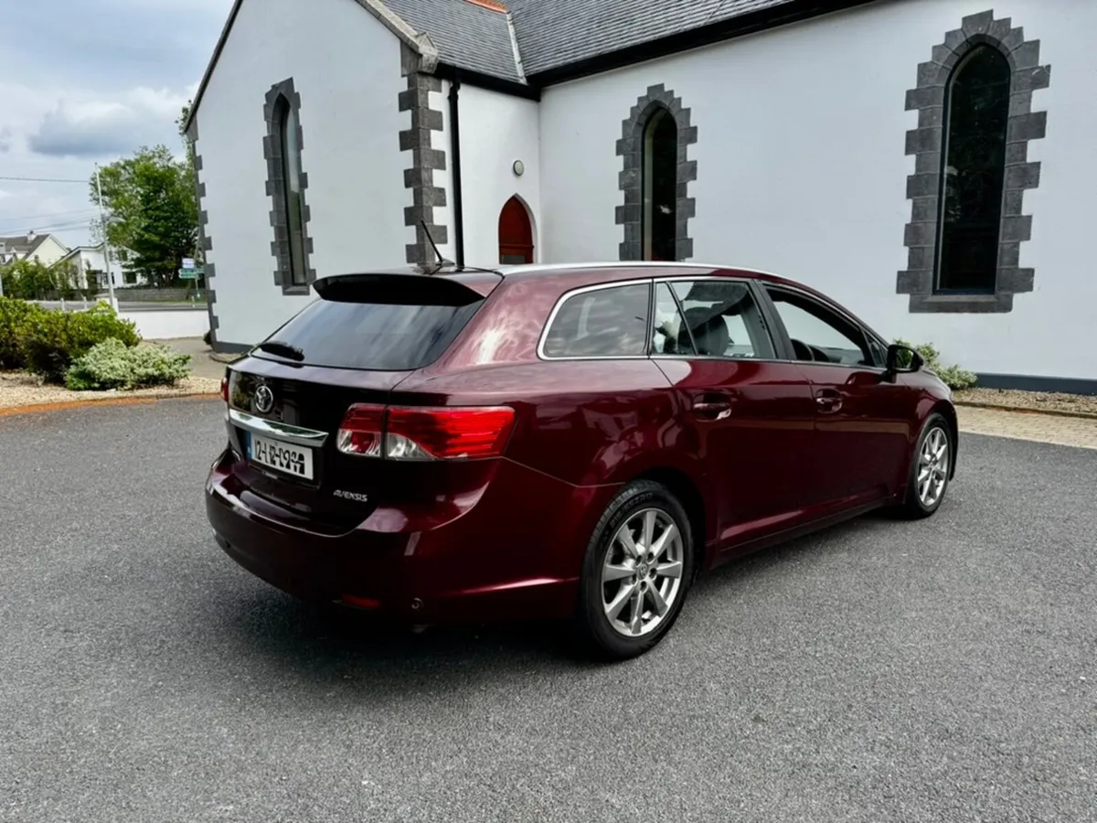 Avensis 2.0 D4D Ultra Spec *NCT 02/26 & Tax* - Image 3