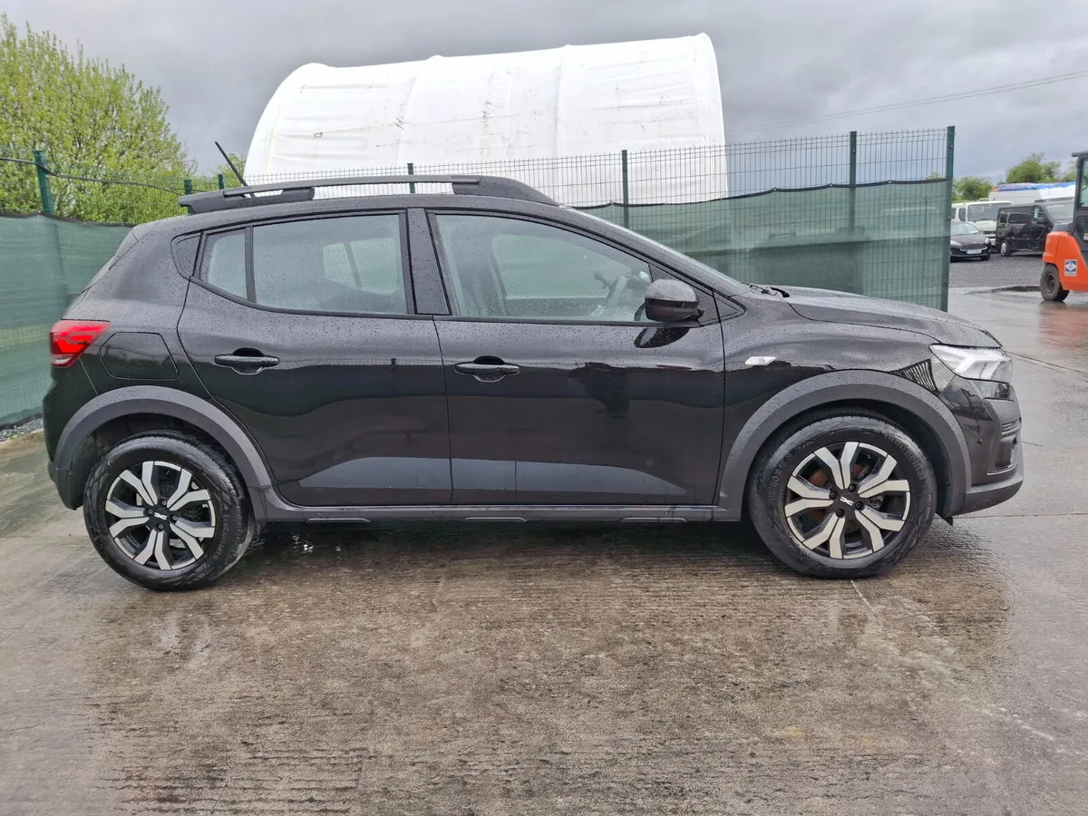241 Dacia Sandero Stepway  Automatic - Image 3