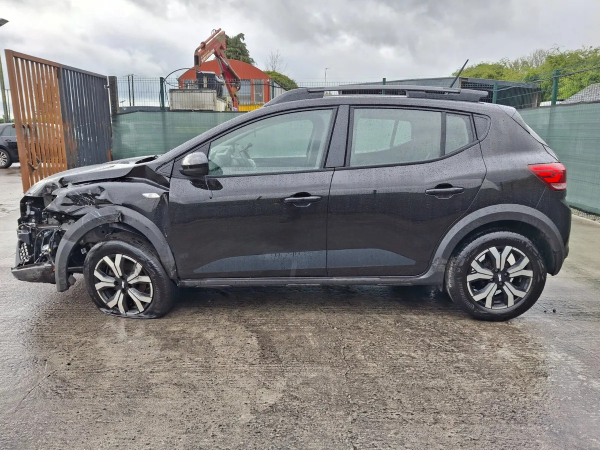 241 Dacia Sandero Stepway  Automatic - Image 4