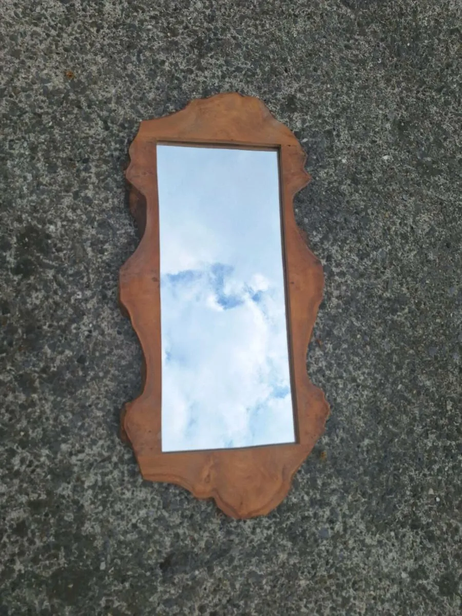 Lovely small oak framed mirror - Image 1