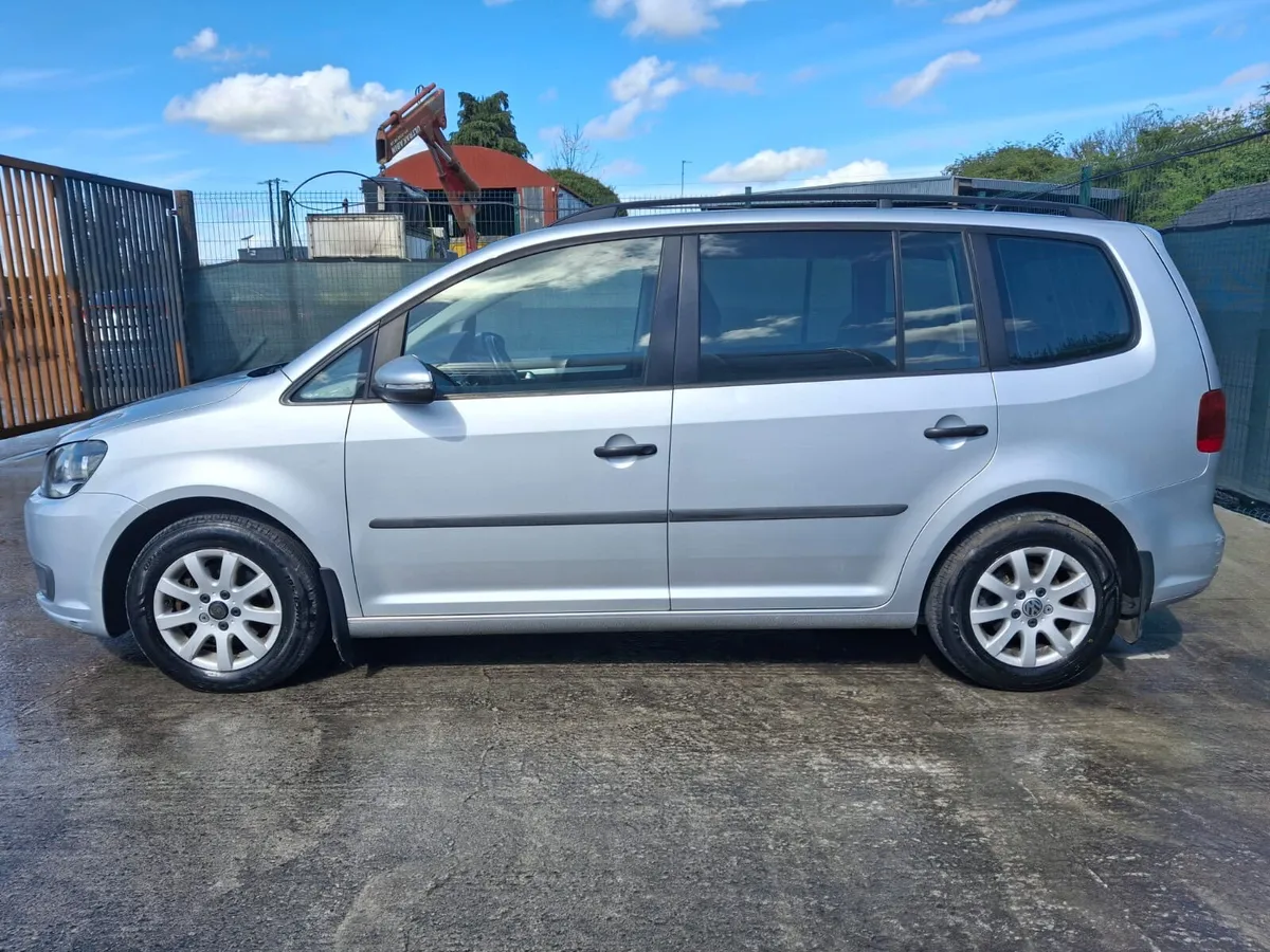 2013 Volkswagen Touran  Driver Home - Image 4