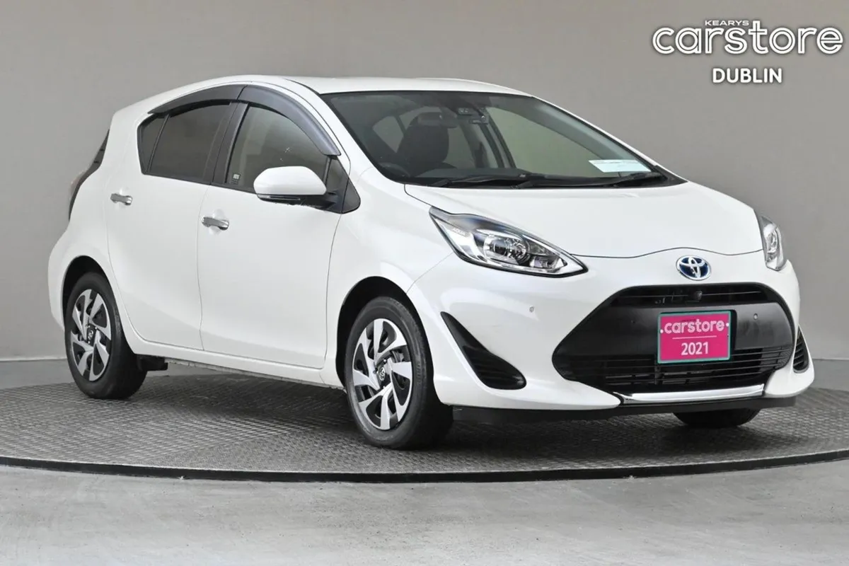 Toyota Aqua 1.5 Vvt-i Hybrid  android Car Player - Image 1