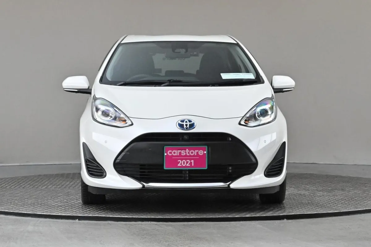 Toyota Aqua 1.5 Vvt-i Hybrid  android Car Player - Image 2