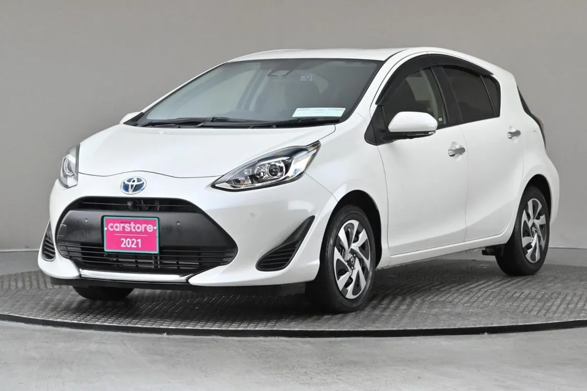 Toyota Aqua 1.5 Vvt-i Hybrid  android Car Player - Image 3