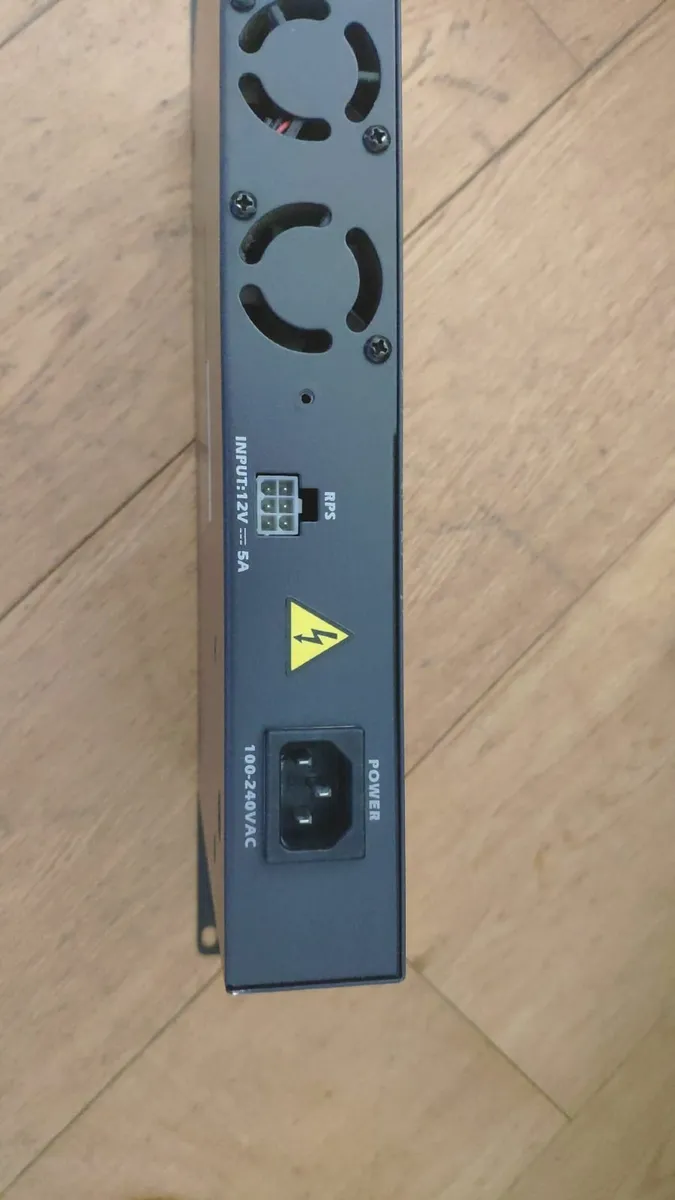 Dell PowerConnect 2124 - 24 Port Switch - Image 2