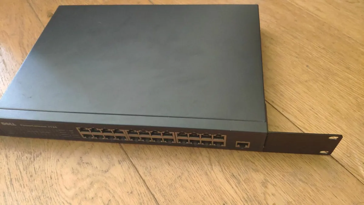 Dell PowerConnect 2124 - 24 Port Switch - Image 4