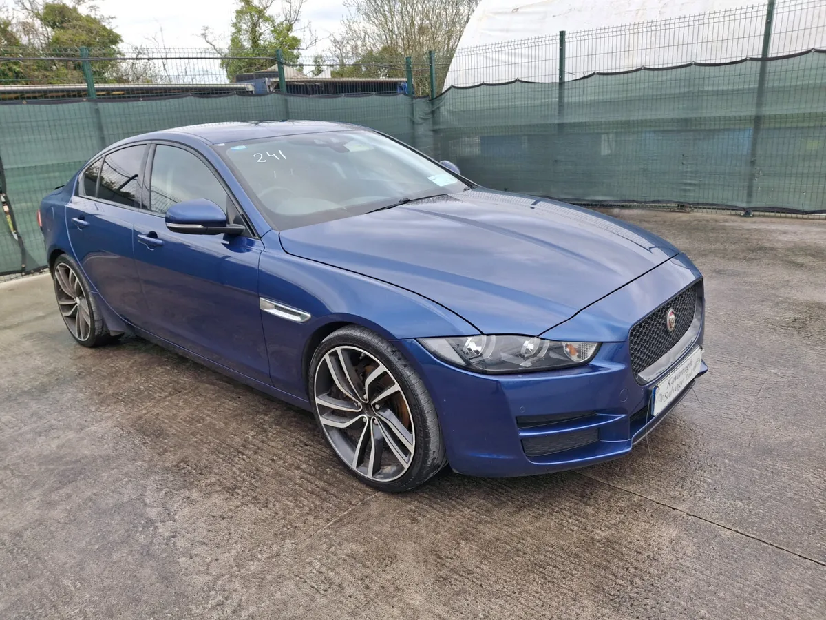 152 Jaguar XE  2.0 Prestige Automatic - Image 2