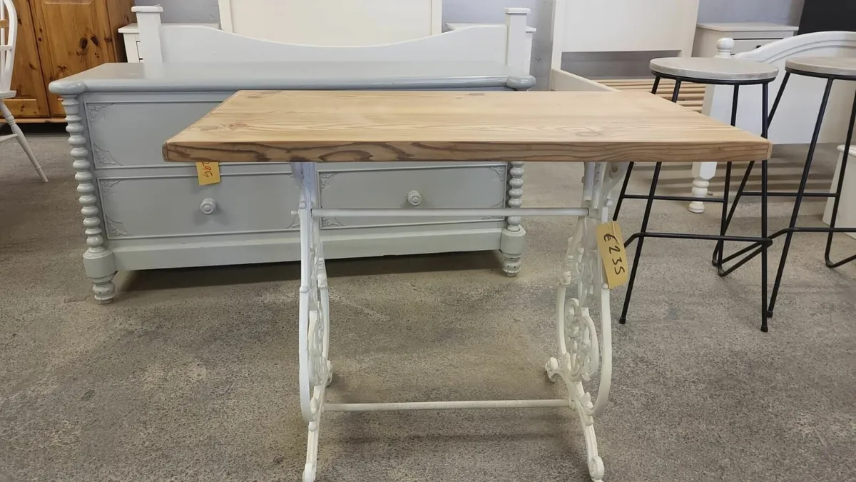 Vintage cast iron base table, reclaimed pine top - Image 4