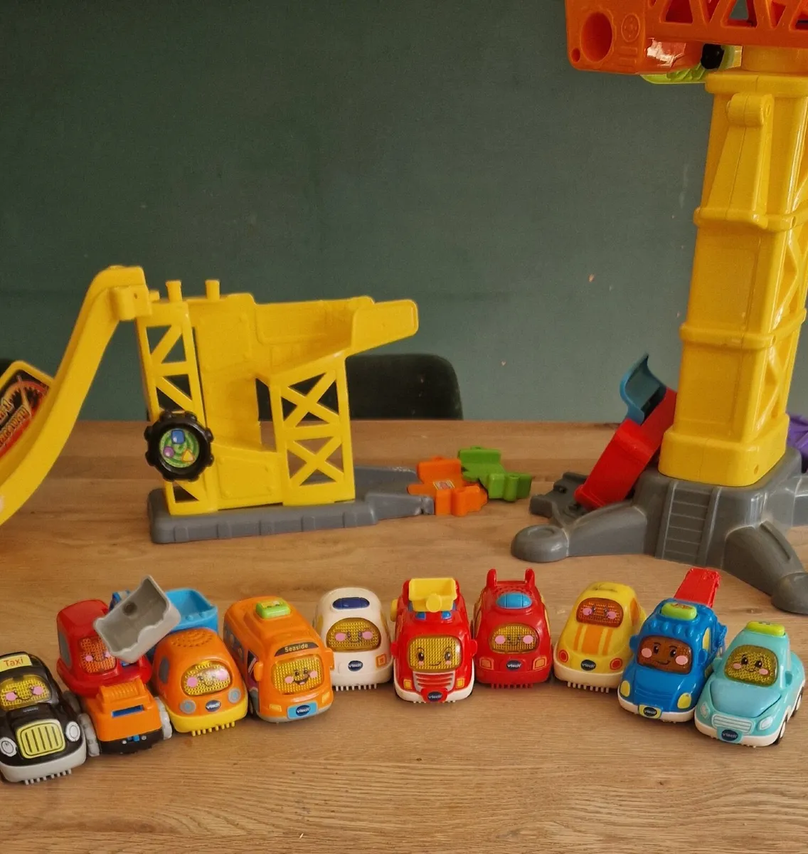 VTech Toot Toot Cars, crane & ramps - Image 1