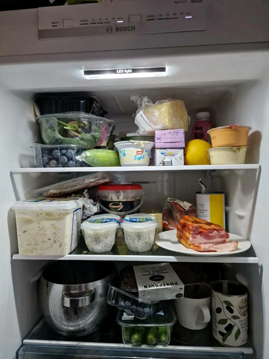 Bosch fridge freezer - Image 2