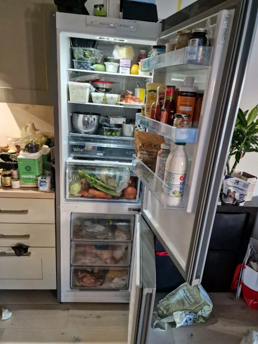 Bosch fridge freezer - Image 3