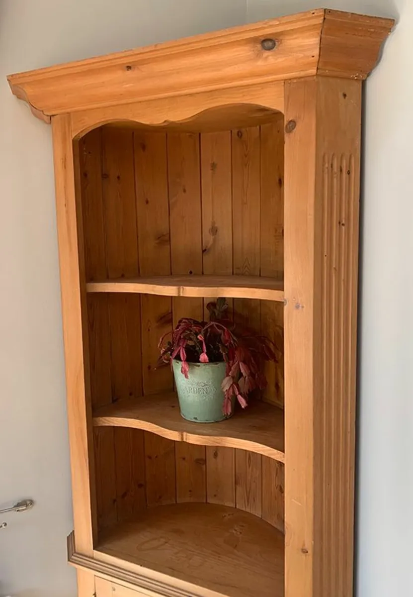 Tall Pine Barrel Back Shelved Corner Unit - Image 4