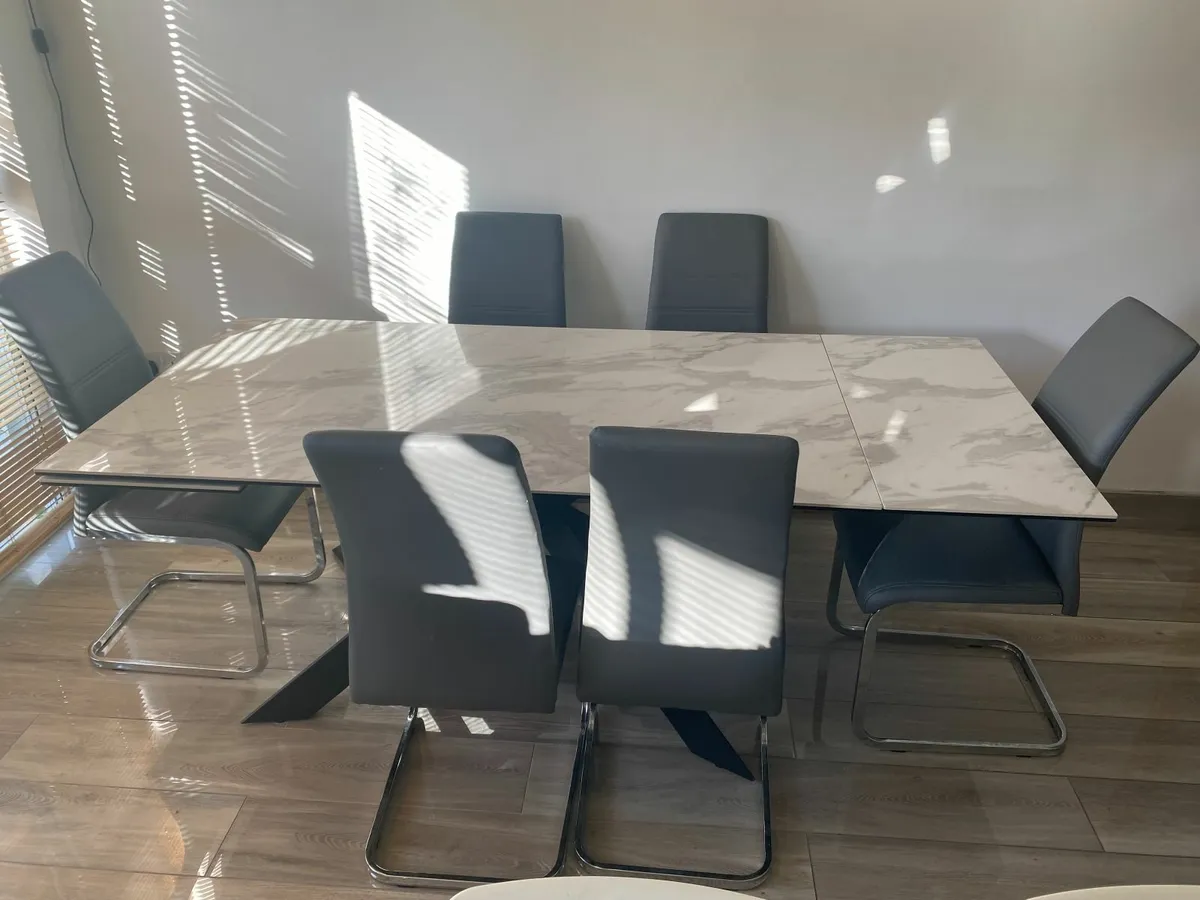 Dining room table and six dining room chairs - Image 4
