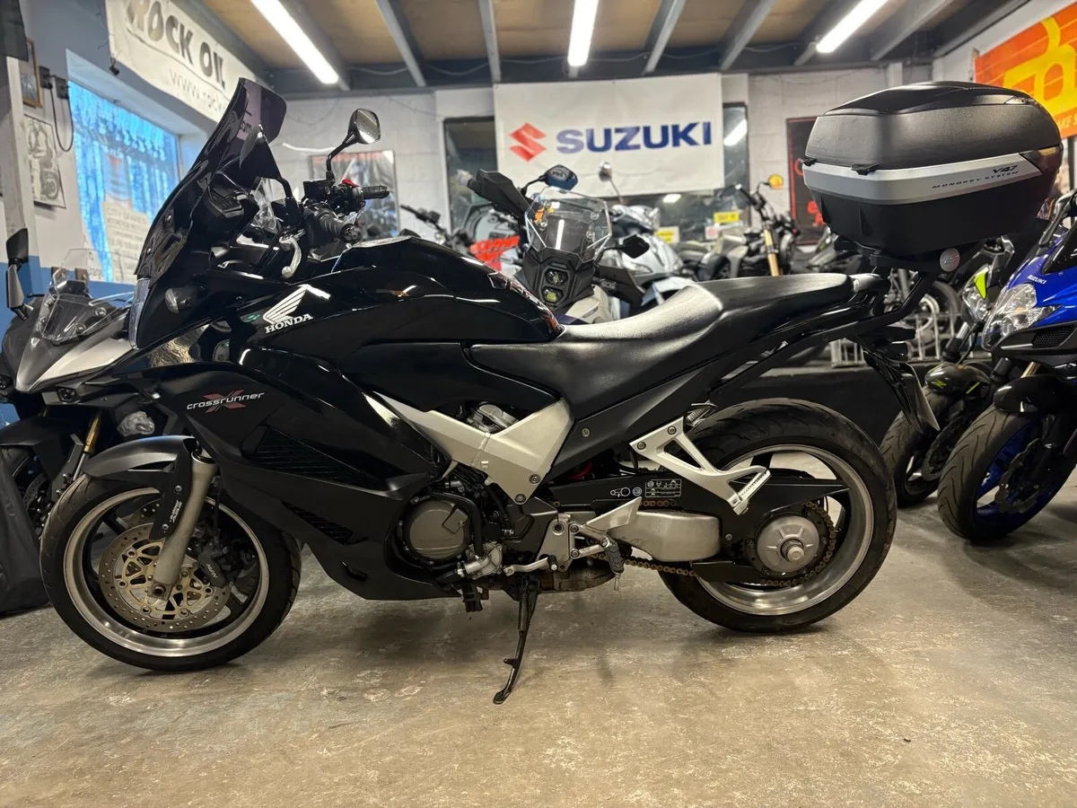 2012 HONDA CROSSRUNNER 800 - Image 4
