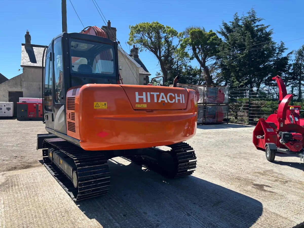 Hitachi 70 excavator - Image 4