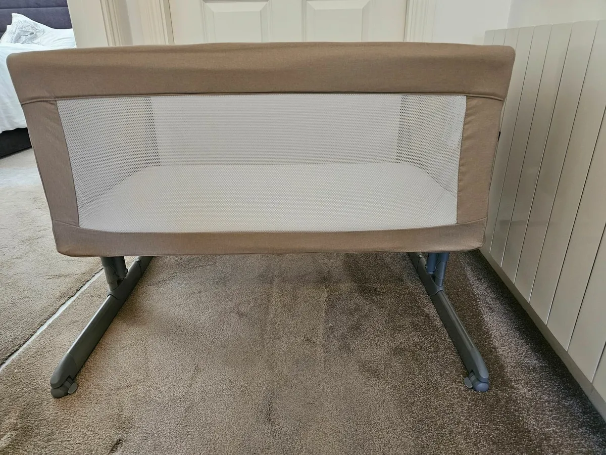 Graco Baby Sweet2Sleep Bedside Crib - Image 2