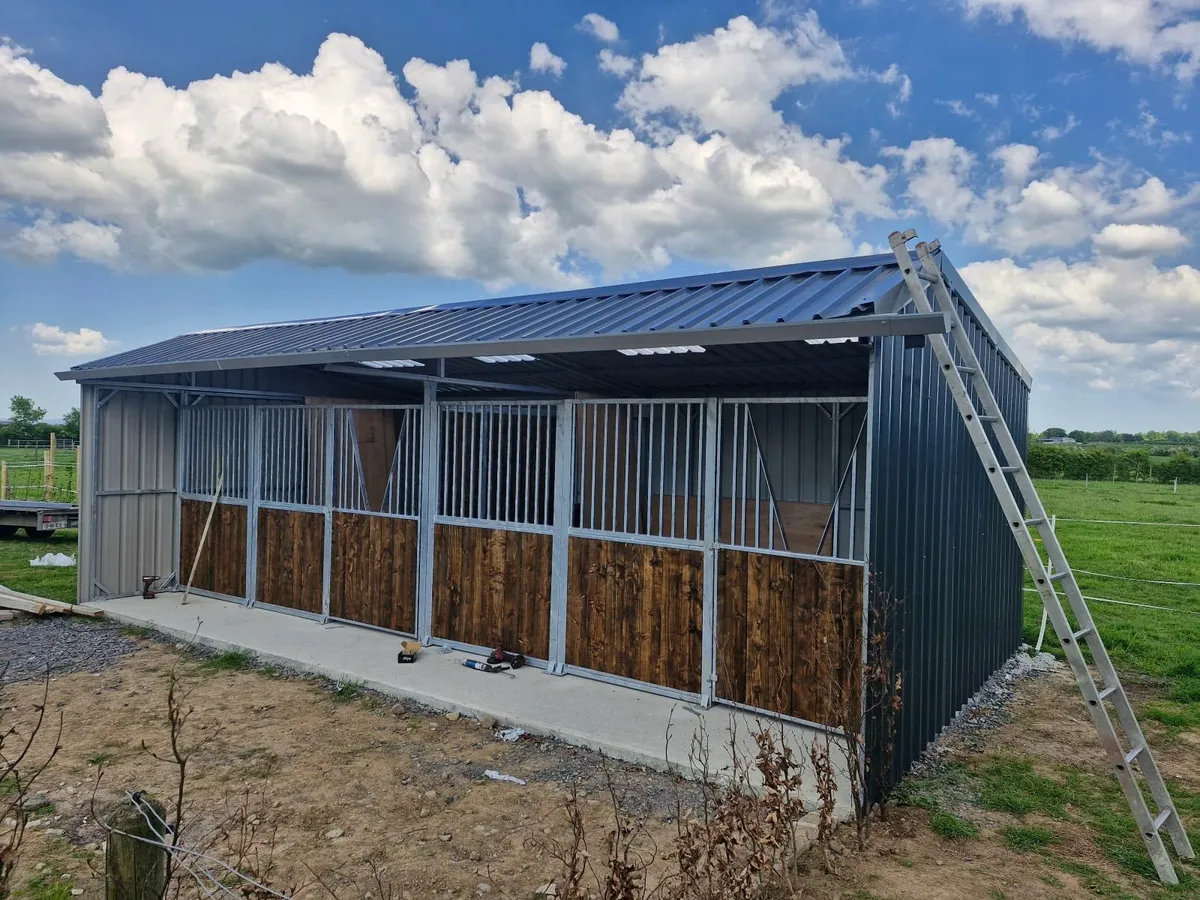 Stables and field shelters - Image 1