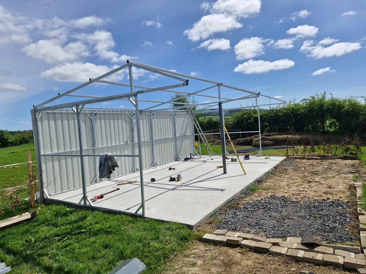 Stables and field shelters - Image 4