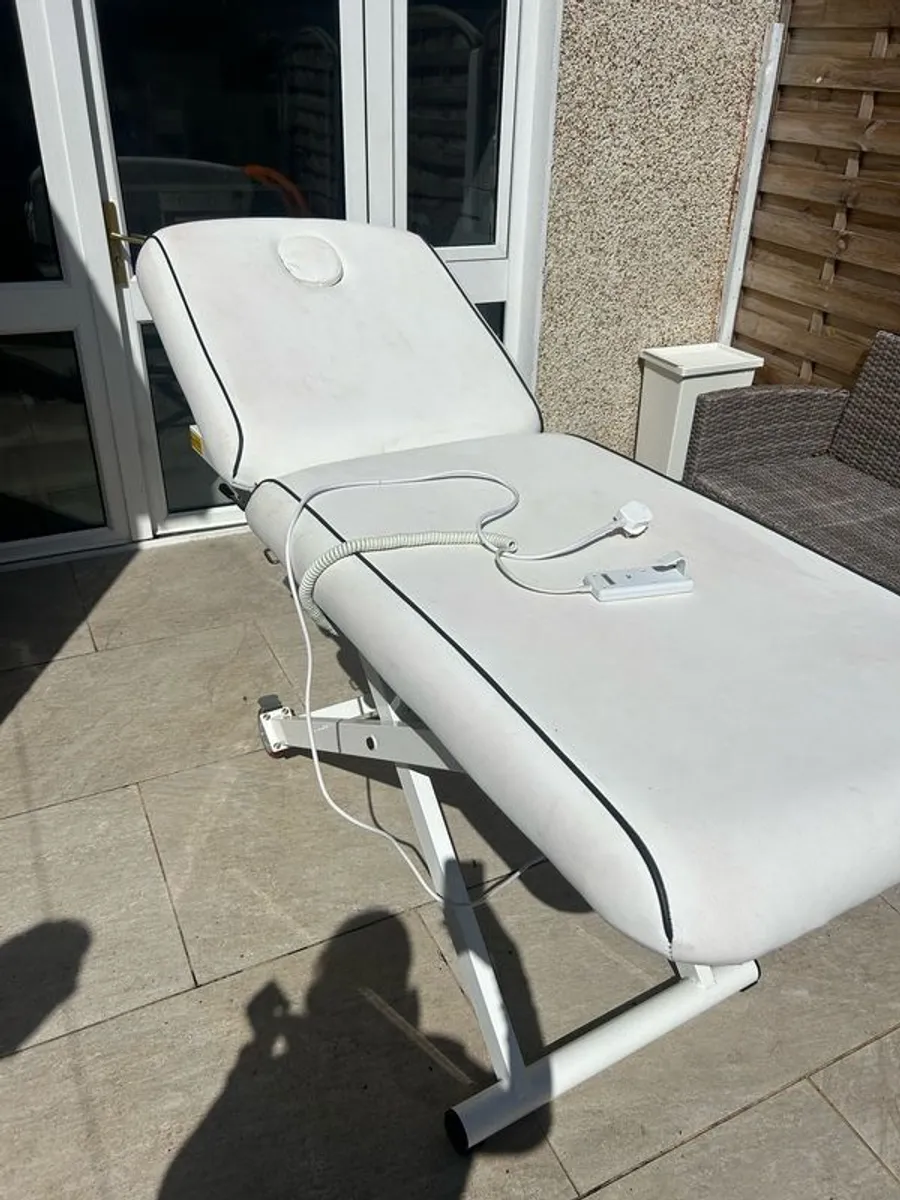 Treatment bed - Image 2