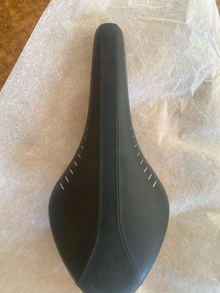 Fizik Arione saddle - Image 2